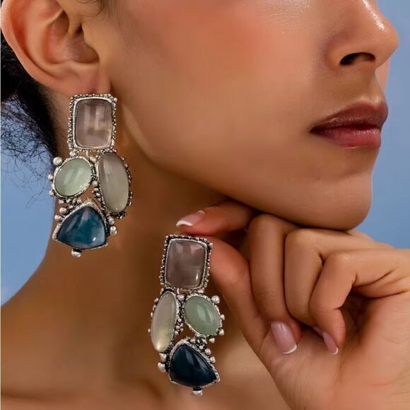🩶 NEW Elegant Multi-Stone & Silver Dangle Stud Earrings 🩶 - Picture 4 of 7